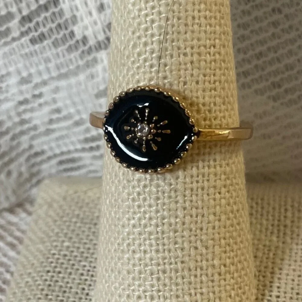 Vintage Style Black Enamel Starburst Ring Size 8